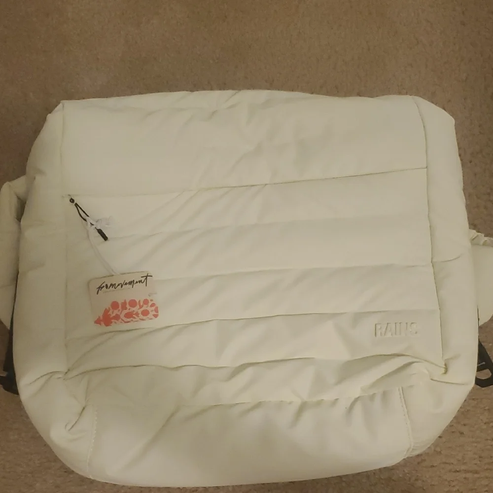 Free People Movement Puffer Sling Sport Tote Messenger Bag - Picture 4 of 5